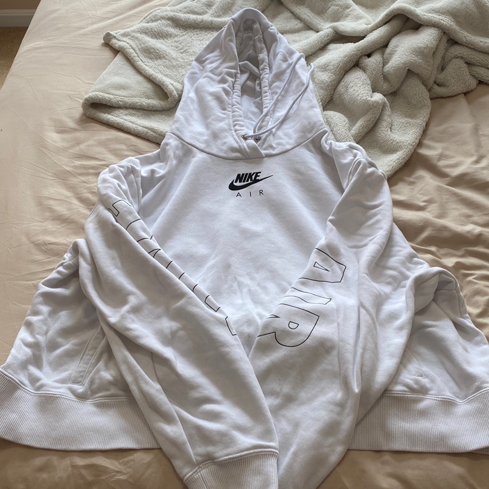 white nike air hoodie cropped